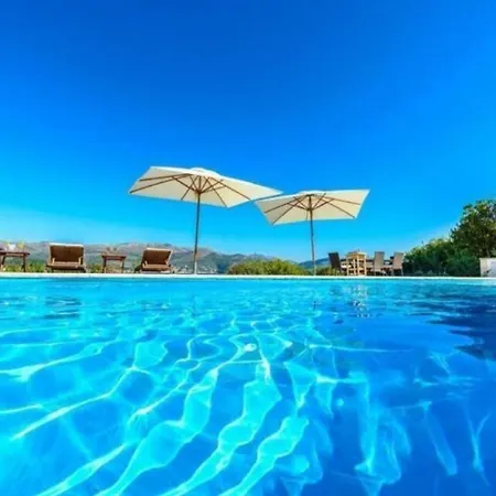Dani Private Pool Sea View 펜션
