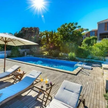 Dani Private Pool Sea View